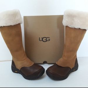 New UGG Miko Vibram boots Size 5